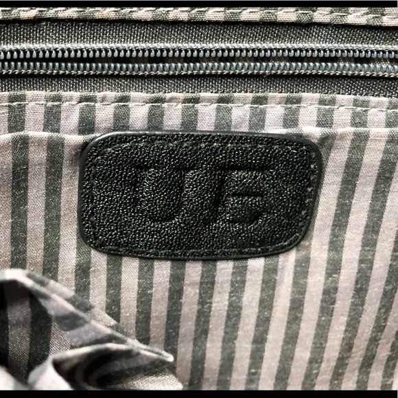 Vintage leather clutch w/ gunmetal studs - Picture 6 of 8